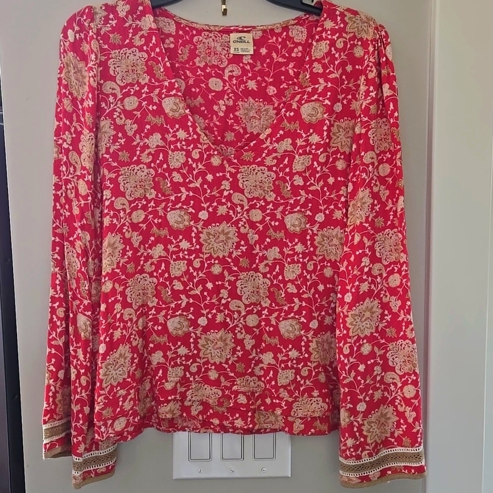 O'Neill Womens Long Bell Sleeve Top Size XS Boho Floral V neck Pinkish Red
